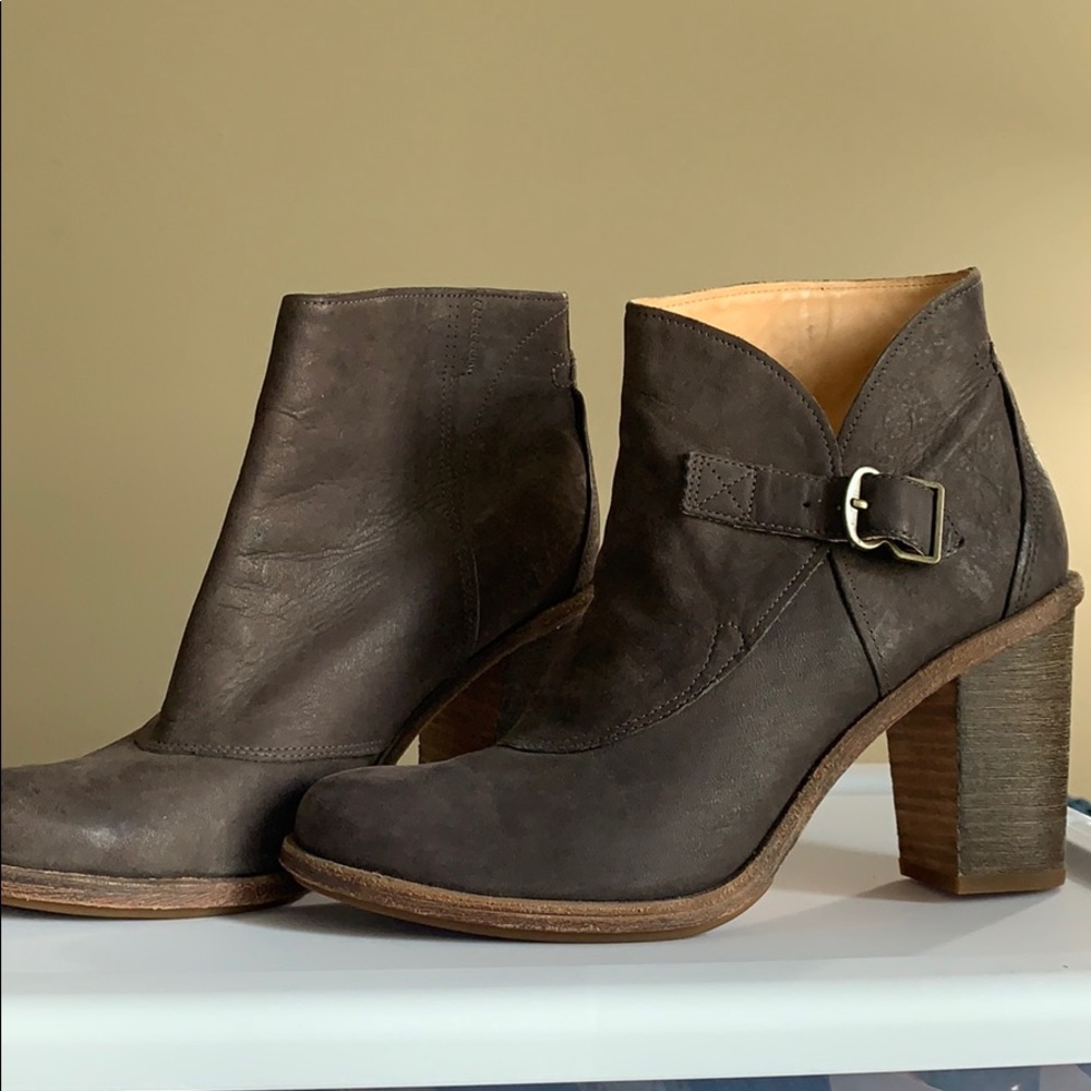 Timberland Boot Company Black Leather Ankle Bootie